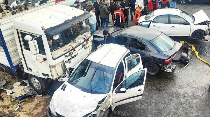 تصادف زنجیره‌ای 13 خودرو در تهرانپارس تهران + فیلم