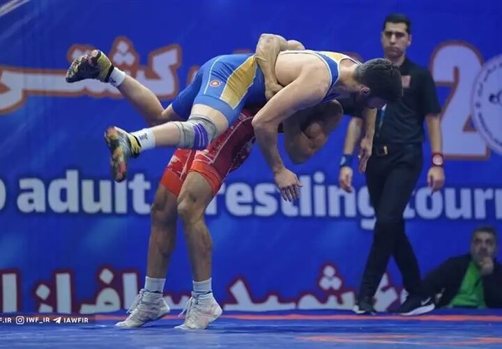 تصمیم کمیسیون داوران در مورد دیدار نیمه نهایی وزن ۷۲ کیلوگرم کشتی فرنگی قهرمانی کشور تصمیم کمیسیون داوران در مورد دیدار نیمه نهایی وزن ۷۲ کیلوگرم کشتی فرنگی قهرمانی کشور