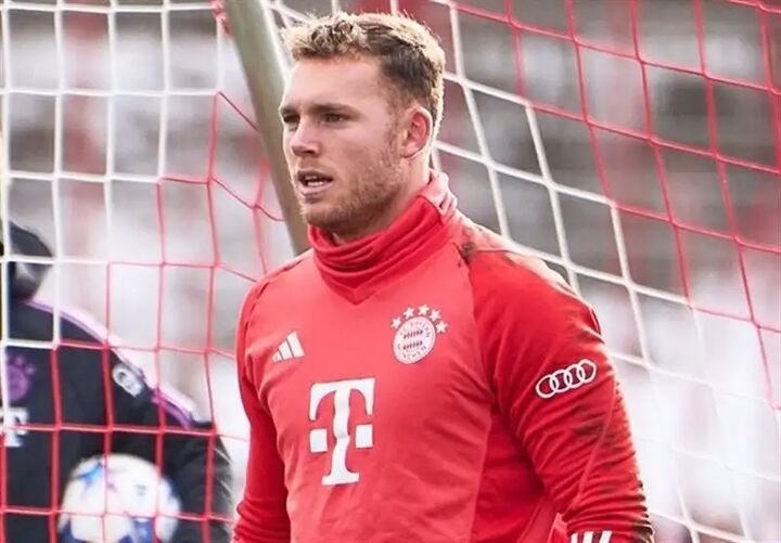 دوری چند هفتهای دروازهبان بایرن مونیخ از مستطیل سبز دوری چند هفتهای دروازهبان بایرن مونیخ از مستطیل سبز