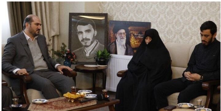 دیدار معاون رئیسجمهور با خانواده شهید رسولی دیدار معاون رئیسجمهور با خانواده شهید رسولی