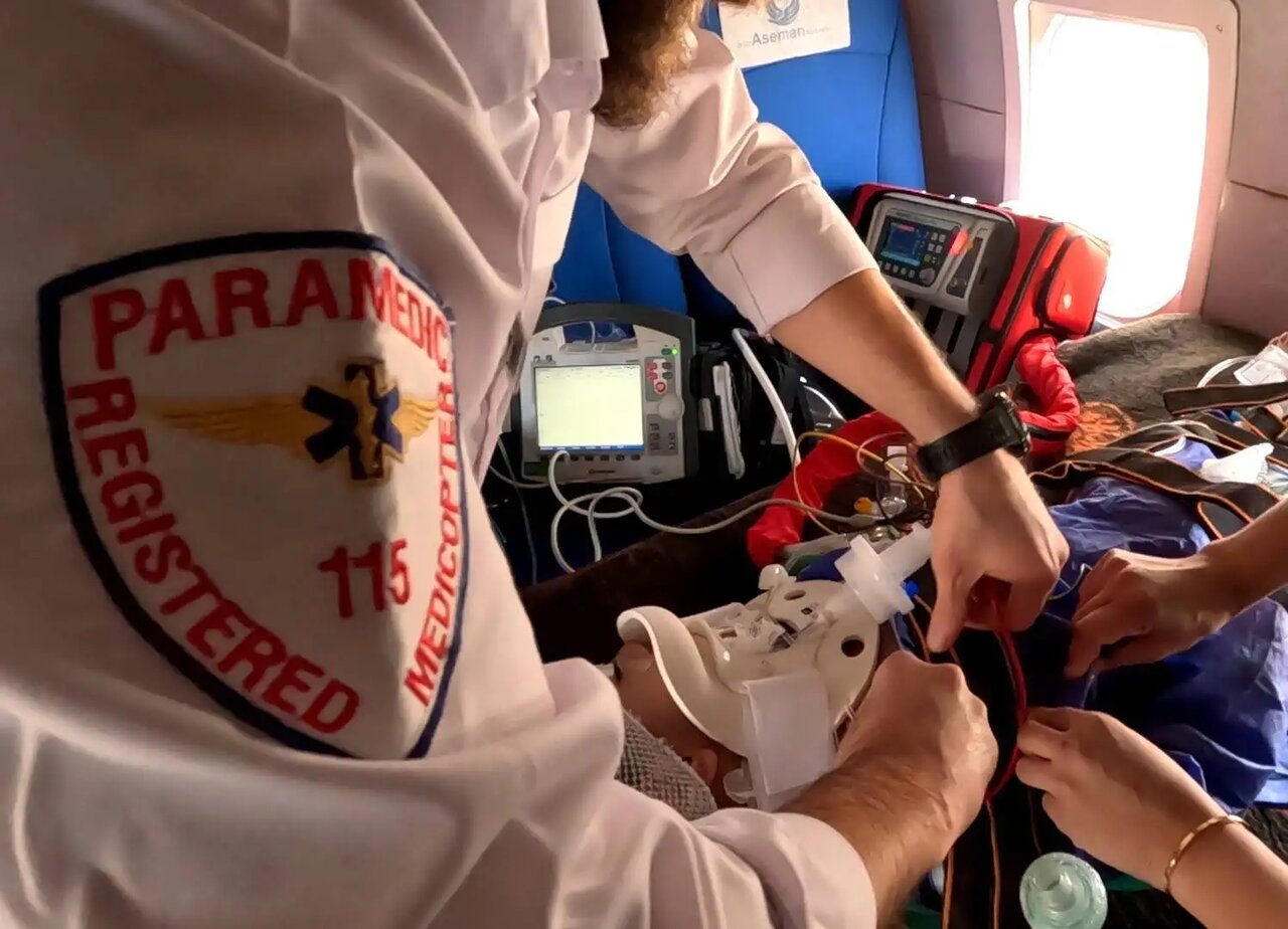 انتقال کودک 4 ساله کرمانی به تهران + تصاویر