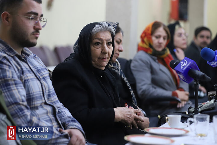 دیدار رئیس بنیاد شهید با خانواده شهدای مسیحی (آشوری)