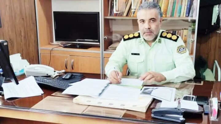 کشف یک دستگاه کامیونت البسه قاچاق در تهران کشف یک دستگاه کامیونت البسه قاچاق در تهران