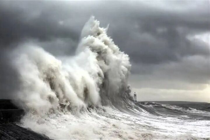 دریای خزر مواج میشود؛ دریاگردی ممنوع! دریای خزر مواج میشود؛ دریاگردی ممنوع!