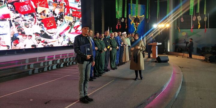 برگزیدگان دومین کنگره شهدای غواص معرفی و تجلیل شدند برگزیدگان دومین کنگره شهدای غواص معرفی و تجلیل شدند