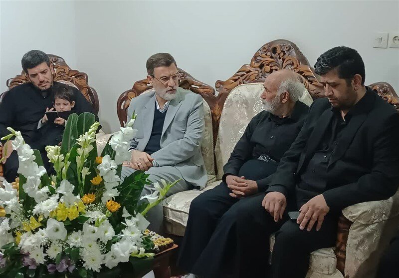 دیدار معاون رئیس جمهور با خانواده شهیدان «مریم قوچانی غروی» و «فاطمه دهقانی» + تصاویر