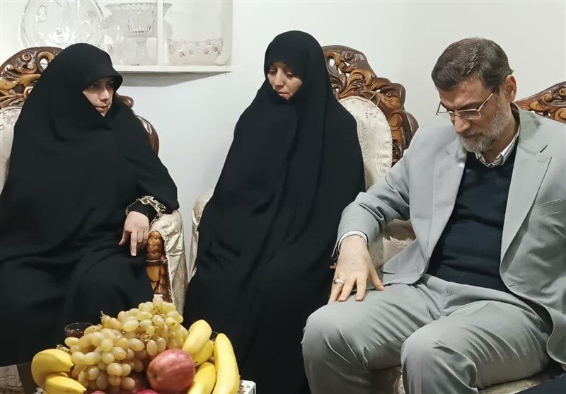 دیدار معاون رئیس جمهور با خانواده شهیدان «مریم قوچانی غروی» و «فاطمه دهقانی» + تصاویر