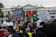 تظاهرات آمریکایی‌های معترض به نسل‌کشی در مقابل کاخ سفید