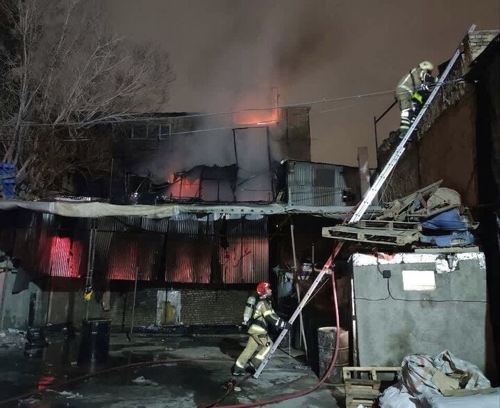 آخرین جزئیات از حادثه آتش سوزی در خیابان خیام آخرین جزئیات از حادثه آتش سوزی در خیابان خیام