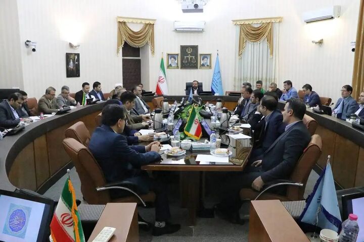 تقدیر دادستان تهران از کمک خانواده شهید انصاری به آزادی محکومان مالی تقدیر دادستان تهران از کمک خانواده شهید انصاری به آزادی محکومان مالی