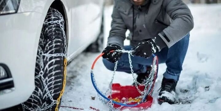 بستن زنجیر چرخ در محور کرج - چالوس الزامی است بستن زنجیر چرخ در محور کرج - چالوس الزامی است