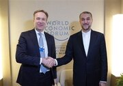 دیدار امیرعبداللهیان با رئیس مجمع جهانی اقتصاد