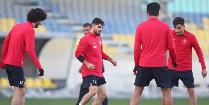 محمد عمری در اختیار کمیته انضباطی باشگاه قرار گرفت محمد عمری در اختیار کمیته انضباطی باشگاه قرار گرفت