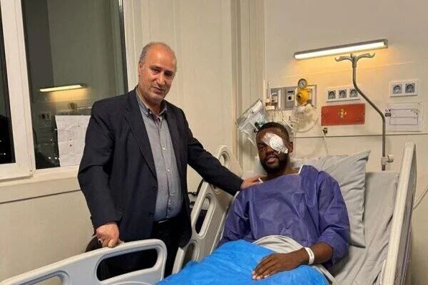 عیادت رئیس فدراسیون فوتبال از بازیکن خارجی مصدوم استقلال عیادت رئیس فدراسیون فوتبال از بازیکن خارجی مصدوم استقلال