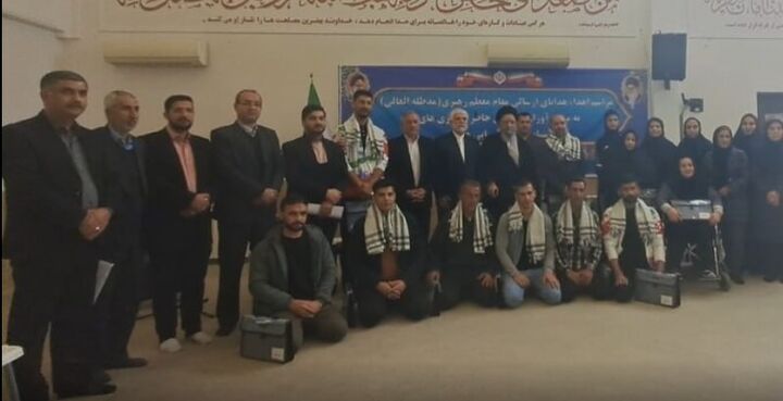 تقدیم هدایای رهبر معظم انقلاب به مدالآوران گلستانی + فیلم تقدیم هدایای رهبر معظم انقلاب به مدالآوران گلستانی + فیلم