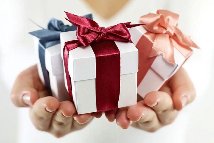 روز مرد چی بخریم؟/ آگهیهای تکان دهنده جوراب مردانه در دیوار روز مرد چی بخریم؟/ آگهیهای تکان دهنده جوراب مردانه در دیوار