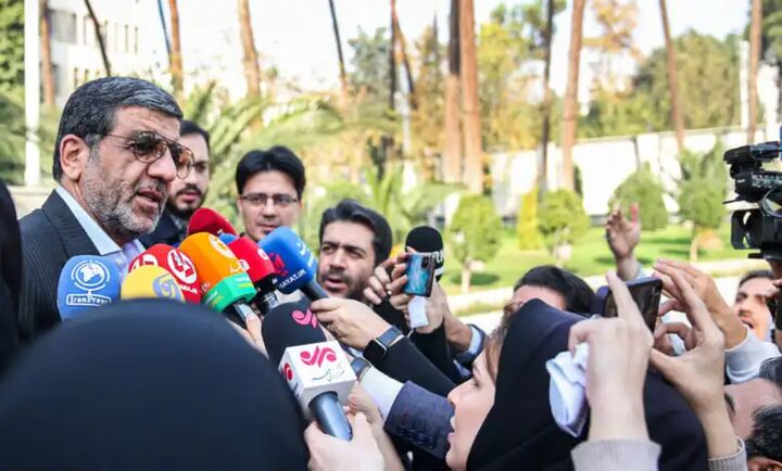 ارز حاصل از صادرات فعالان صنایع دستی در اختیار خودشان قرار میگیرد ارز حاصل از صادرات فعالان صنایع دستی در اختیار خودشان قرار میگیرد