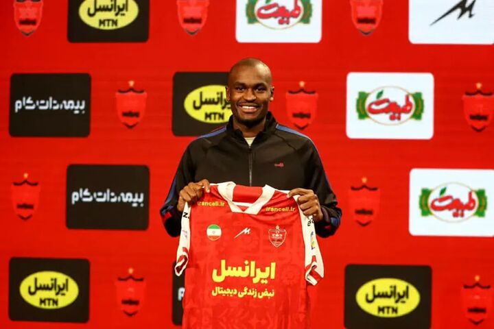 امیدوارم با پرسپولیس قهرمان آسیا شوم امیدوارم با پرسپولیس قهرمان آسیا شوم
