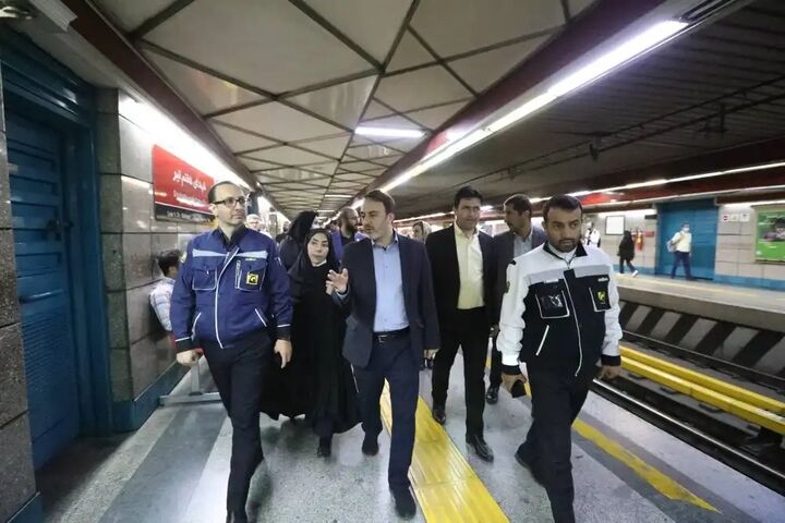 اتصال سومین خروجی فاضلاب ایستگاه مترو به فاضلاب شهری اتصال سومین خروجی فاضلاب ایستگاه مترو به فاضلاب شهری