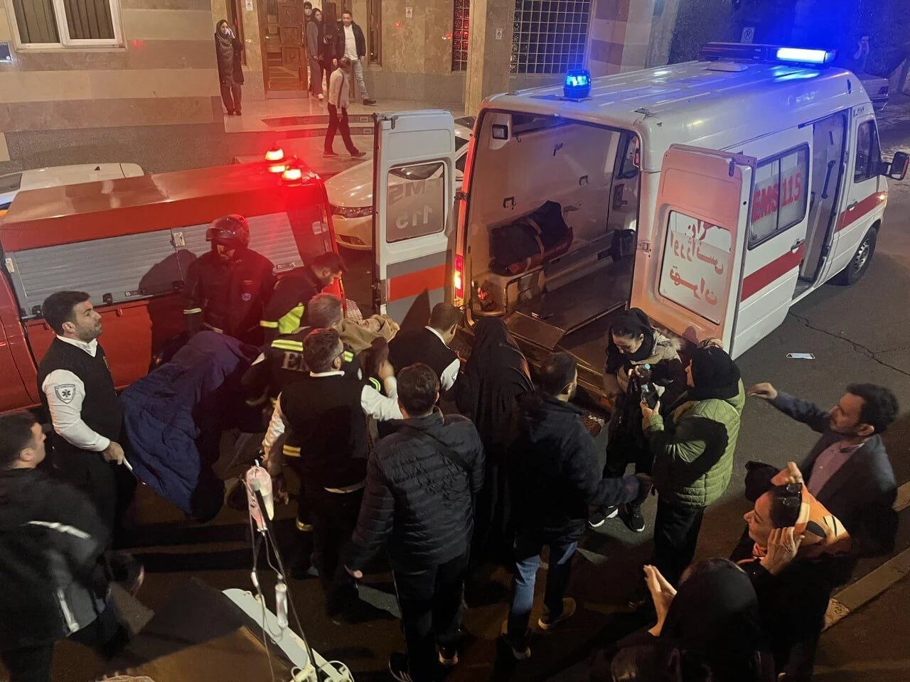 از گمانهزنیها در مورد دلایل آتش گرفتن بیمارستان گاندی تا پرداخت مستمری به کارکنان