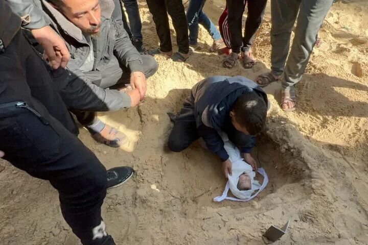 شهادت ۲۸ فلسطینی در حملات رژیم صهیونیستی به نوار غزه شهادت ۲۸ فلسطینی در حملات رژیم صهیونیستی به نوار غزه