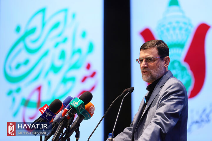 والدین شهدا مدرسان مکتب مبارزه با ظلم در عالم هستند  والدین شهدا مدرسان مکتب مبارزه با ظلم در عالم هستند