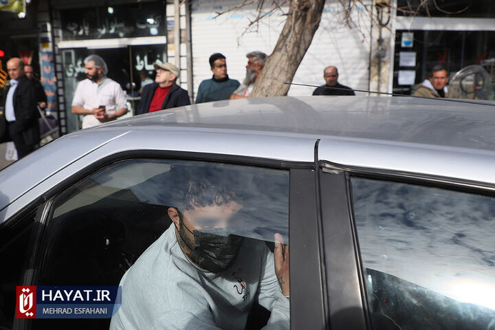 بازسازی صحنه جرم عاملان تخریب خودروهای شهروندان در خیابان مالک اشتر