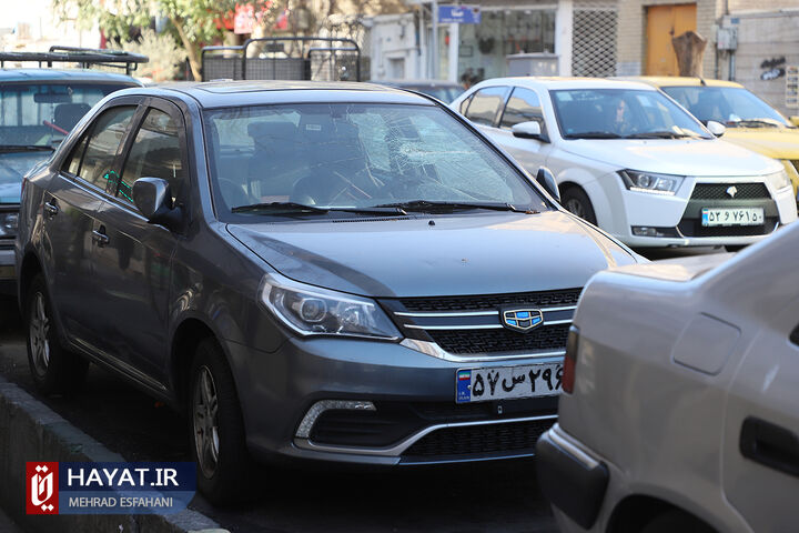 بازسازی صحنه جرم عاملان تخریب خودروهای شهروندان در خیابان مالک اشتر