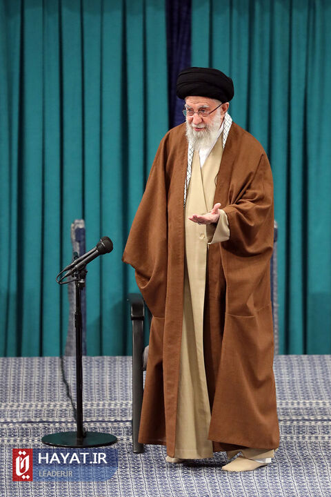 دیدار تولیدکنندگان و فعالان اقتصادی با رهبر معظم انقلاب