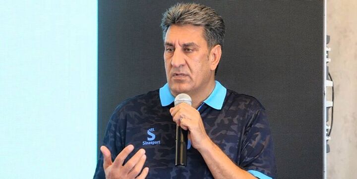 داور دربی انتخاب شده اما نامش را اعلام نمیکنیم داور دربی انتخاب شده اما نامش را اعلام نمیکنیم