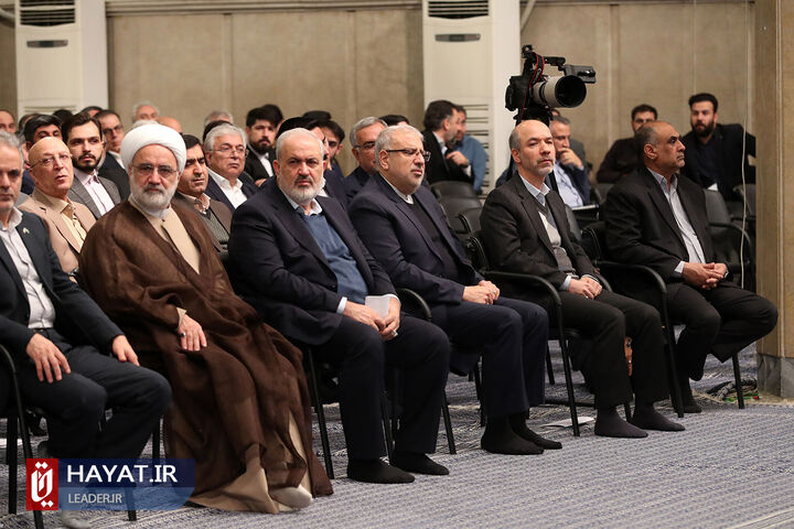 دیدار تولیدکنندگان و فعالان اقتصادی با رهبر معظم انقلاب