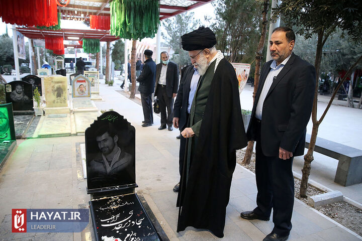 حضور رهبر انقلاب در حرم امام خمینی (ره)