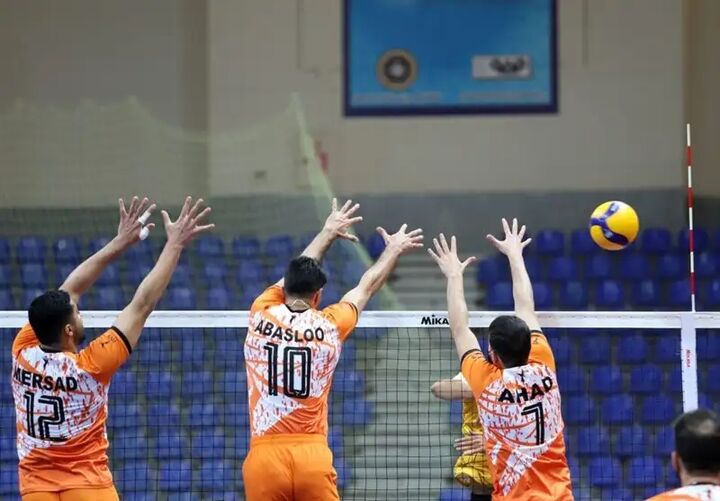 شکست صدرنشین در رفسنجان/ پیکان با دست پر از مشهد برگشت شکست صدرنشین در رفسنجان/ پیکان با دست پر از مشهد برگشت