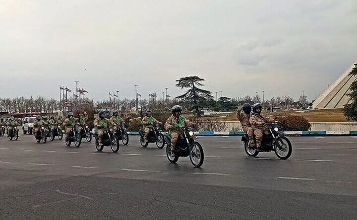 رژه موتورسواران نیروهای مسلح به مناسبت ۱۲ بهمن رژه موتورسواران نیروهای مسلح به مناسبت ۱۲ بهمن