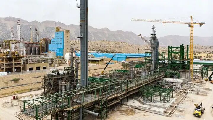 پتروشیمی ایلام موفق به کسب پروانه «فود گرید» شد پتروشیمی ایلام موفق به کسب پروانه «فود گرید» شد