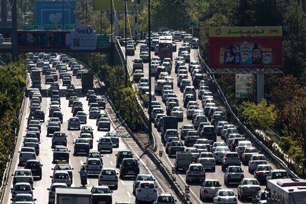 ترافیک نیمه سنگین در بیشتر بزرگراه‌های پایتخت