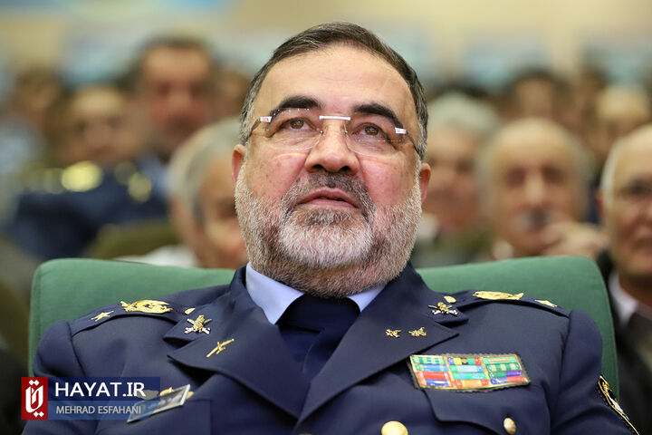 مراسم تقدیر و اعطای نشان افتخار به پیشکسوتان نیروی هوایی ارتش