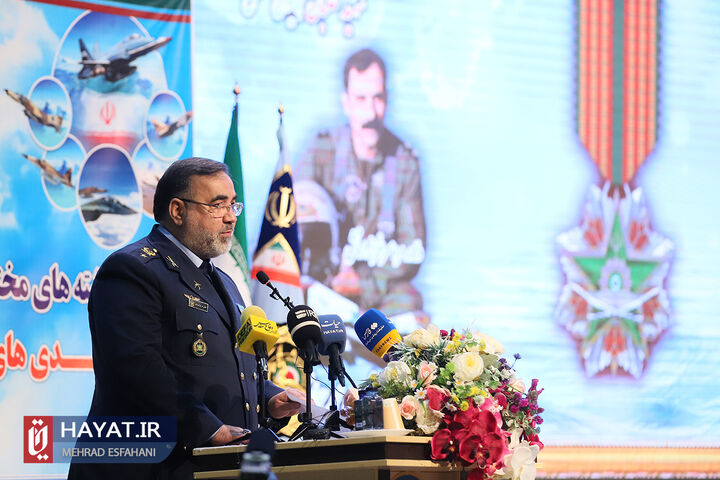 مراسم تقدیر و اعطای نشان افتخار به پیشکسوتان نیروی هوایی ارتش