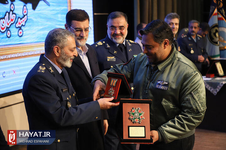 مراسم تقدیر و اعطای نشان افتخار به پیشکسوتان نیروی هوایی ارتش