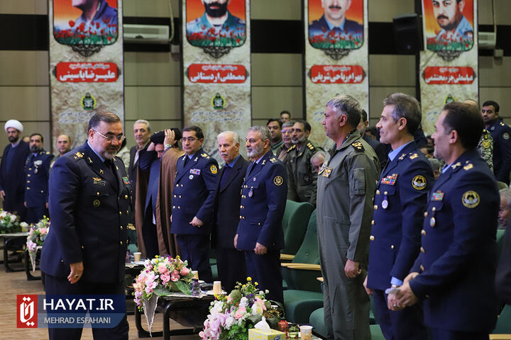 مراسم تقدیر و اعطای نشان افتخار به پیشکسوتان نیروی هوایی ارتش