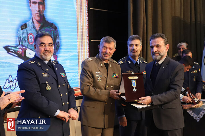 مراسم تقدیر و اعطای نشان افتخار به پیشکسوتان نیروی هوایی ارتش