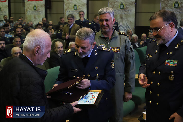 مراسم تقدیر و اعطای نشان افتخار به پیشکسوتان نیروی هوایی ارتش