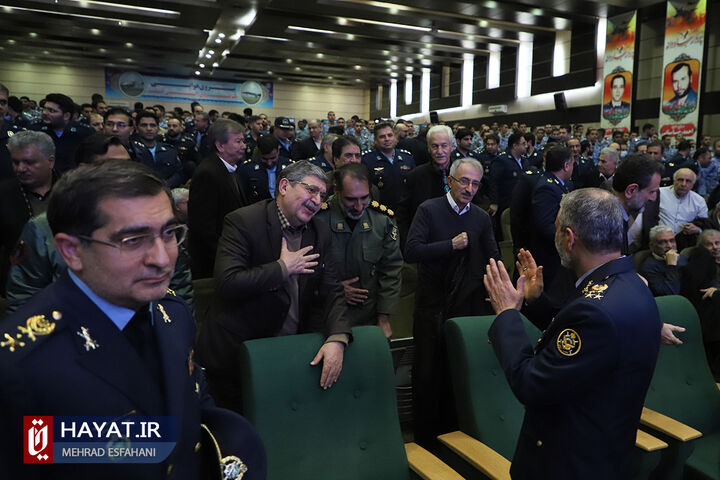 مراسم تقدیر و اعطای نشان افتخار به پیشکسوتان نیروی هوایی ارتش