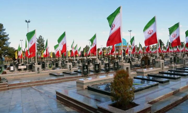 واکنش برخی از خانواده های شهدا در پی حملات سپاه پاسداران به اسرائیل واکنش برخی از خانواده های شهدا در پی حملات سپاه پاسداران به اسرائیل