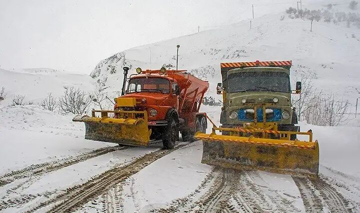 ٣٠٠ کیلومتر از محورهای ارتباطی آذربایجان غربی برفروبی شدند