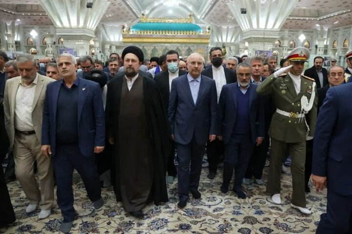 تجدید بیعت قالیباف و نماینگان مجلس با آرمانهای بنیانگذار انقلاب اسلامی تجدید بیعت قالیباف و نماینگان مجلس با آرمانهای بنیانگذار انقلاب اسلامی
