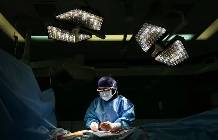 خارج کردن گلوله از بدن جانباز دفاع مقدس پس از ۴۰ سال خارج کردن گلوله از بدن جانباز دفاع مقدس پس از ۴۰ سال