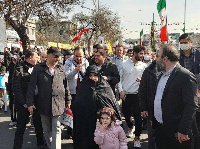 مردم برای حل مشکلات در انتخابات به صحنه بیایند/ صاحب این انقلاب مردم هستند مردم برای حل مشکلات در انتخابات به صحنه بیایند/ صاحب این انقلاب مردم هستند