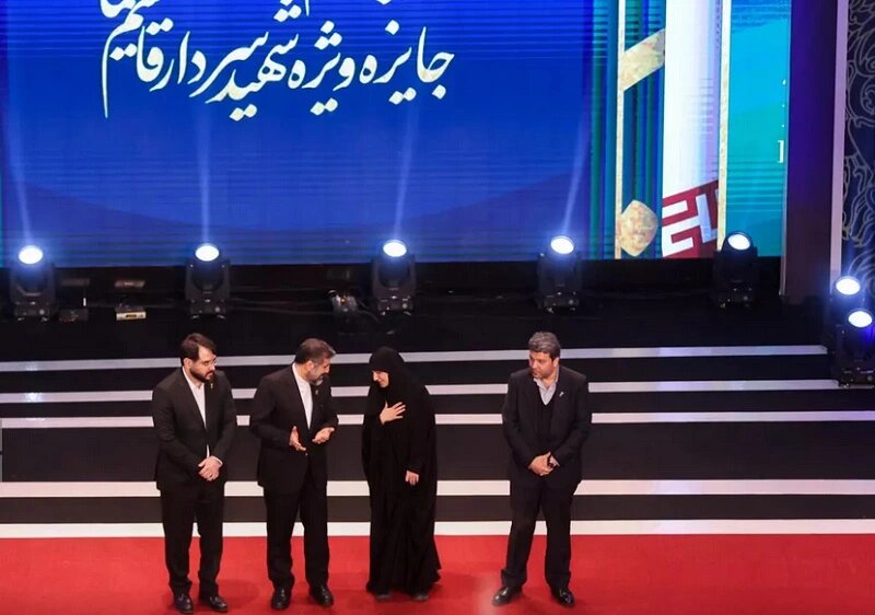 ارسطو خوشرزم، مارال بنیآدم، بهروز افخمی و فیلم مجنون بهترینهای جشنواره شدند/ عزتی هم جایزه گرفت