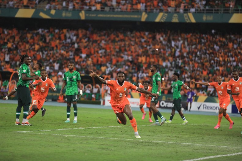 تاجگذاری خانگی فیلها با کامبک مقابل نیجریه